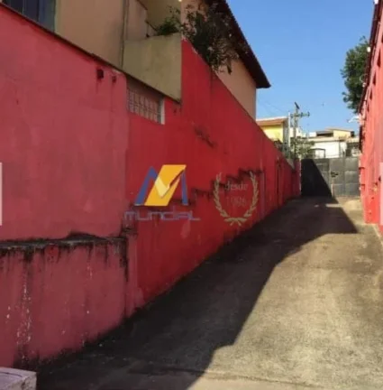 Imagem Galpão para Venda com 680m², 4 salas e 12 vagas!!!
