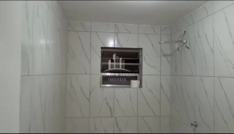 Imagem Aluga Salão Comercial em Avenida, 80m², Quarto, Lavanderia, Cozinha, 1 Banheiro, Porta Automática, no Jardim Zaíra, Mauá-SP