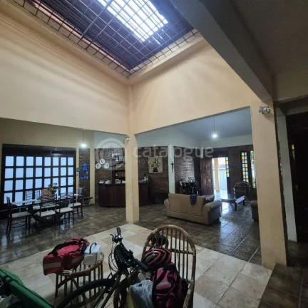 Imagem Venda de uma casa em Alagamra17 x 30 com 4 suítes, sala para 3 ambts, escritório, Dce, 1 Flat, Vagas de garagem
