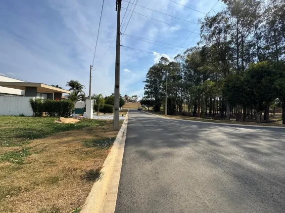 Imagem Terreno à venda em Porangaba-SP, no Condomínio Ninho Verde I, com 450m² de área!