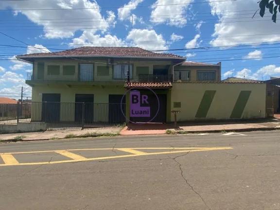 Sobrado residencial com galpão comercial próximo ao Shopping Boulevard