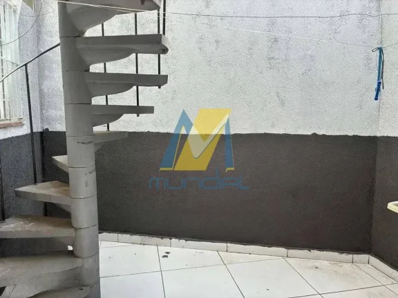 Imagem Sobrado com salão comercial ideal para morar e empreender no mesmo local
