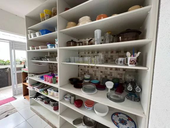 Imagem Casa térrea à venda apenas 200 metros da praia no coração da cidade piscina