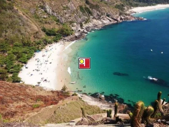 Imagem Alugo Loft e cobertura em Barra de Guaratiba, na rua da Praia. R$1700,00 loft e R$3000,00 cobertura. Atravessou a rua e está no mar. Nunca habitado.