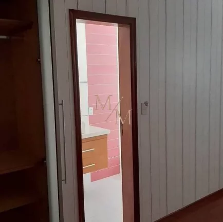Imagem Belíssima Casa Sobresposta Alta, no Campo Grande em Santos