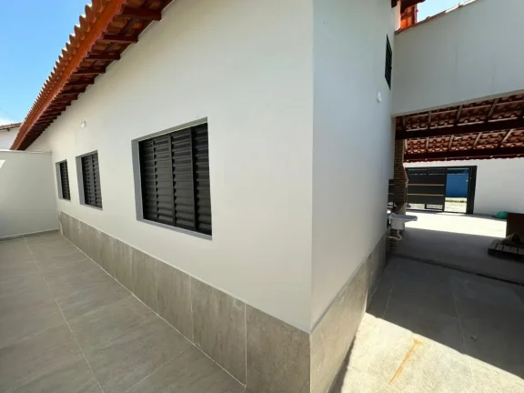 Imagem Casa para Venda em Mongaguá, Agenor de Campos, 3 dormitórios, 1 suíte, 1 banheiro, 2 vagas