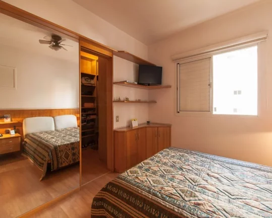 Imagem Excelente apartamento, 1 por andar com 189m², a venda em Pinheiros.