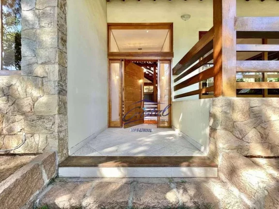 Imagem Casa com 5 dormitórios (3 suítes) à venda, 446 m² - Granja Viana - Fazendinha - Carapicuíba/SP