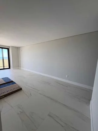 Imagem Apartamento com 3 suítes e 2 vagas de garagem em Piçarras/SC