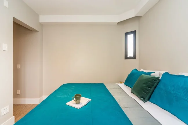 Imagem Apartamento 93M² Reformado, 3Q, 1 Suíte, 2 Banheiros, 2 Vagas, Varanda, Piscina, Academia, Churrasqueira, Playground, Salão de Festas e Jogos, Quadra.