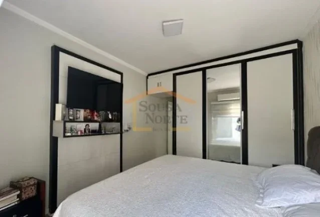 Imagem Casa em condomínio com 90 m². Possui 3 dormitórios, sendo 1 suíte, 3 banheiros, sendo 2 lavabos,...