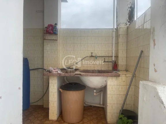 Imagem Casa espaçosa e luxuosa no Centro de Campo Grande-MS: 6 quartos, 4 salas, 2 banheiros, 12 vagas de garagem!