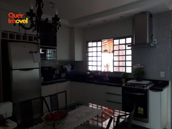 Imagem Imperdível oportunidade! Casa à venda em Ribeirão Preto-SP, Jardim Manoel Penna, 4 quartos, 2 salas, 2 banheiros, 3 vagas de garagem, 150m².