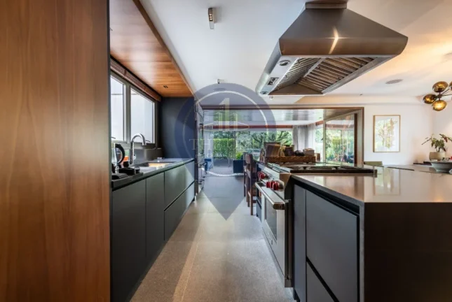 Imagem Luxuosa mansão de 4 quartos, 4 suítes e 8 salas no Alto de Pinheiros, São Paulo-SP - Imperdível!