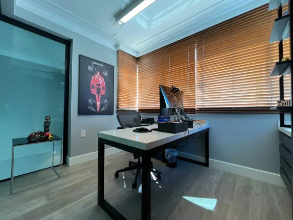 Imagem Apartamento duplex finamente mobiliado 3 suítes e 2 vagas no Centro de Balneário Camboriú/SC