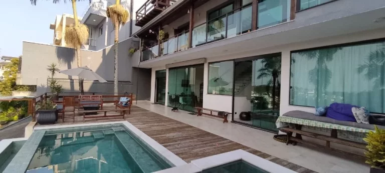 Imagem Casa com 4 dormitórios, 445 m² - venda por R$ 3.500.000 ou aluguel por R$ 18.000/mês - Jardim Imperial Hills III - Arujá/SP