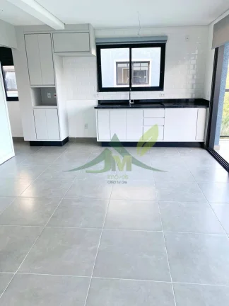Imagem Cobertura Duplex com localização e vista exclusiva no Cond. Vila dos Lagos