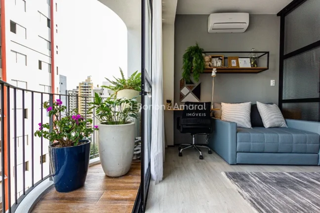 Imagem Apartamento impecável, totalmente mobiliado e repaginado por arquiteto, unindo sofisticação e pra...