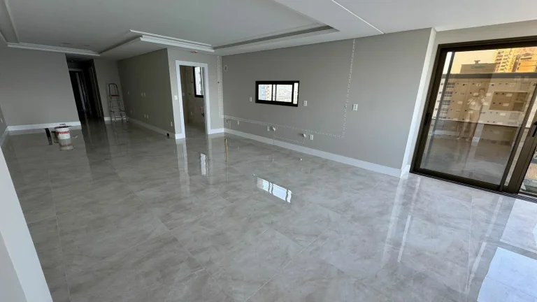 Imagem Apartamento com 4 dormitórios à venda sendo 4 suítes, 185.7 m² por - R$ 9.588.000,00 - Canto da Praia - Itapema/SC