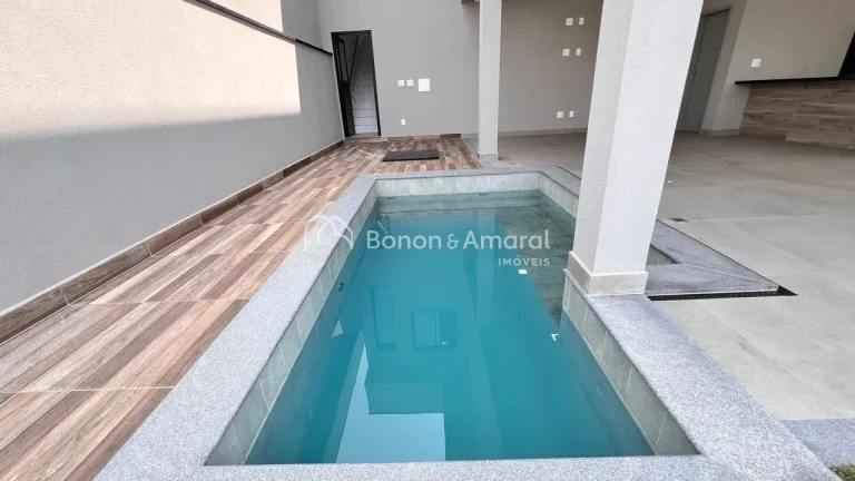 Imagem Área Construída: 220 m²
Terreno: 300 m²
Andar Térreo:

Suítes: 3 suítes, sendo 2 com armário...