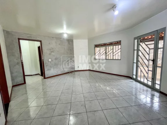 Imagem Venda Rua 3 Casa Vicente Pires 3 quartos 2 suítes 3 banheiros terreno grande.