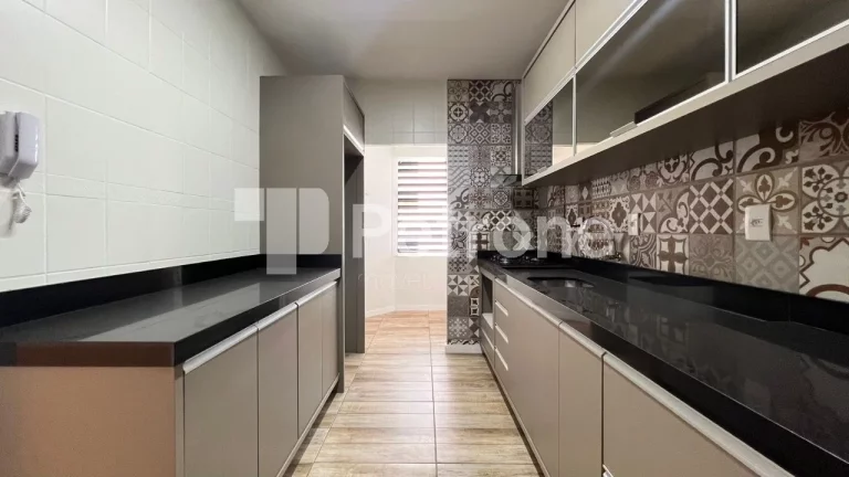 Imagem APARTAMENTO RESIDENCIAL em ITAPEMA - SC, meia praia