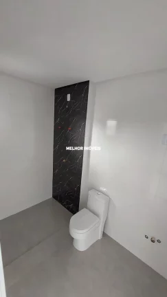 Imagem Casa Sobrado à Venda com 03 dormitórios sendo uma suíte, localizado no Bairro Morretes de Itapema.