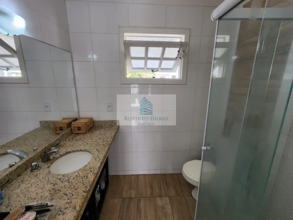 Imagem Casa em Condomínio à Venda em Vargem Pequena, Rio de Janeiro-RJ: 2 Quartos, 1 Sala, 1 Banheiro, 4 Vagas - 140,00m². Venha Conferir!
