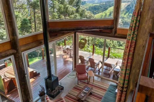 Imagem Onde a Pedra do Baú é sua Moldura Particular: Luxo e Natureza em Santo Antônio do Pinhal