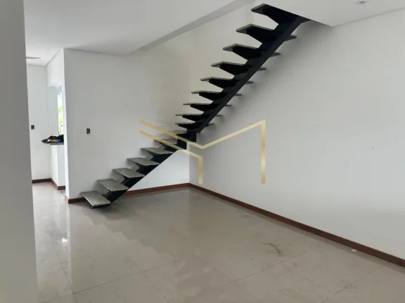 Imagem Casa ideal para quem quer morar próximo à Fraga Maia. Localizada próxima da S. Roque, Shopping Millenium e outros comércios.