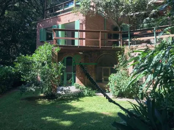Chácara à Venda, 271 m² em Taboleiro Verde - Cotia