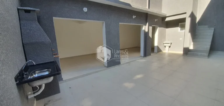 Imagem Sobrado enorme para venda 300m², 5 dormitórios ( sendo 1 suíte), 3 vagas mais 3 salões. Lauzane Paulista, São Paulo, SP