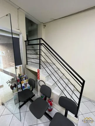 Imagem Salão Comercial para Locação na Vila Arens com 160m², 03 salas e um mezanino