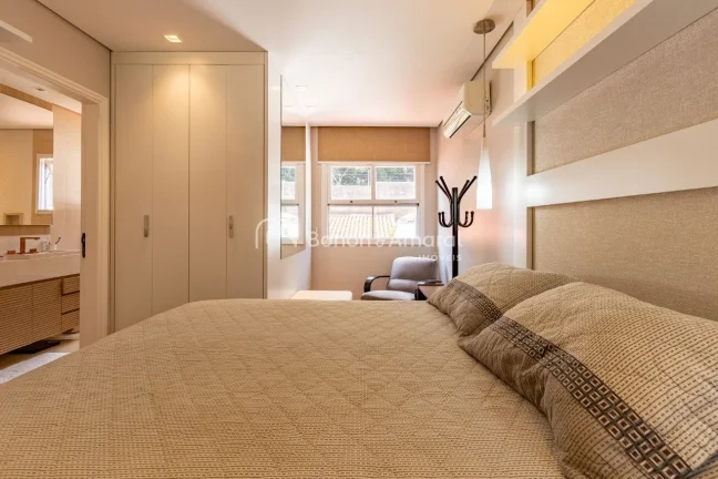 Imagem Descubra esta casa aconchegante, ampla e moderna!

Procurando um lar que combina estilo, conforto e ...