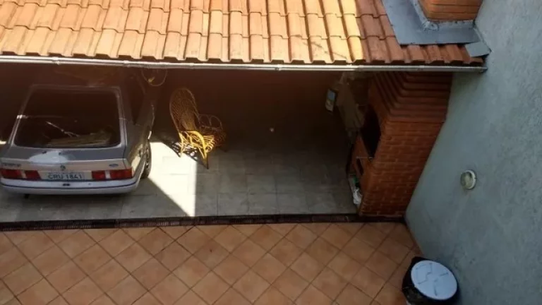 Imagem Sobrado Vila Diva - 124 m² área construída - 144 m² Terreno - 3 Dormitórios - Quintal com Churrasqueira - 4 Vagas de garagem - Portão eletrônico