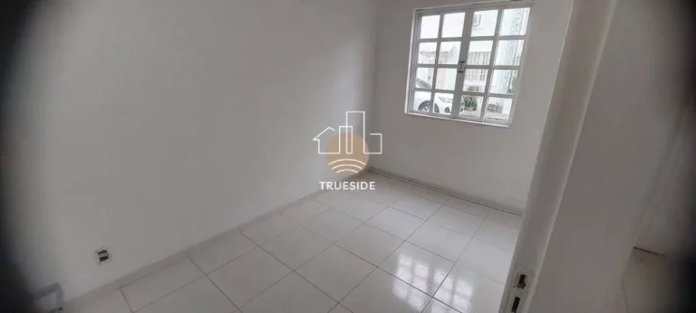 Imagem Casa Triplex com 5 Quartos — Vargem Pequena