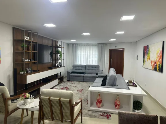 Imagem Sobrado Alto Padrão em Localização Privilegiada 350 m² 4 Dormitorios