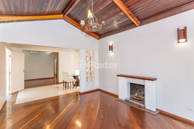 Imagem Casa Brooklin - 402M², 4 Dorms, 2 Suítes, 4 Vagas, Piscina Aquecida, Churrasqueira, Chuveiro a Gás, Lareira, Pomar, Jardim.