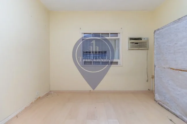 Imagem Imperdível: Casa à venda em São Paulo-SP, Vila Mariana! 4 quartos, 1 suíte, 2 salas, 4 banheiros, 2 vagas de garagem, 125m².