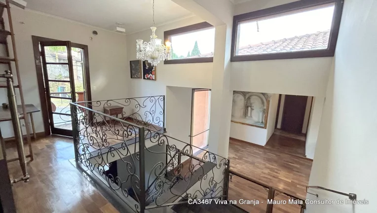 Imagem Casa Alto Padrão em São Paulo II, Cotia/SP espaçosa e recém reformada