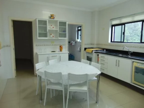 Imagem Praia de Pitangueiras, centrinho, 100 metros da praia, excelente lazer, 2 garagens, local nobre, alto padrão !!!