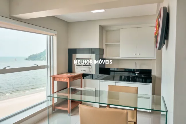Imagem Apartamento Frente Mar com 3 suítes 2 vagas de garagem localizado em Balneário Camboriú
