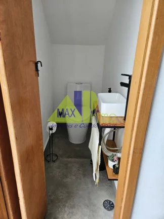 Imagem SOBRADO EM CONDOMÍNIO FECHADO/02 DORMITÓRIOS/QUINTAL/01 VAGA COBERTA E LIVRE