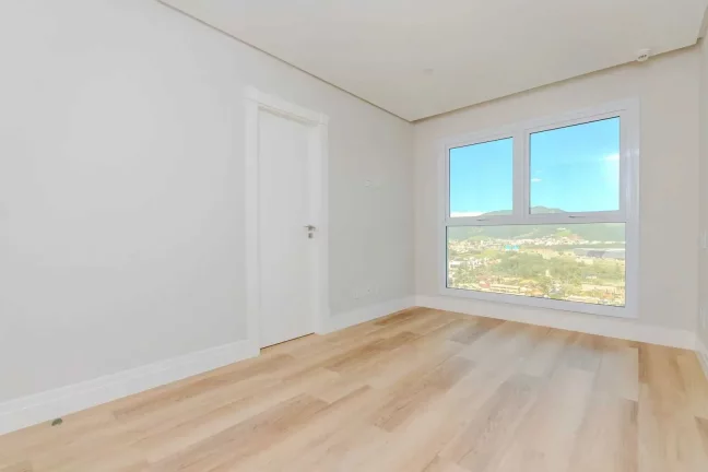 Imagem Apartamento com 4 dormitórios sendo 2 suítes e 4 vagas de garagem em Balneário Camboriú
