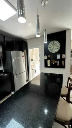 Imagem Casa com 3 suítes e 4 vagas de garagem em Balneário Camboriú/SC