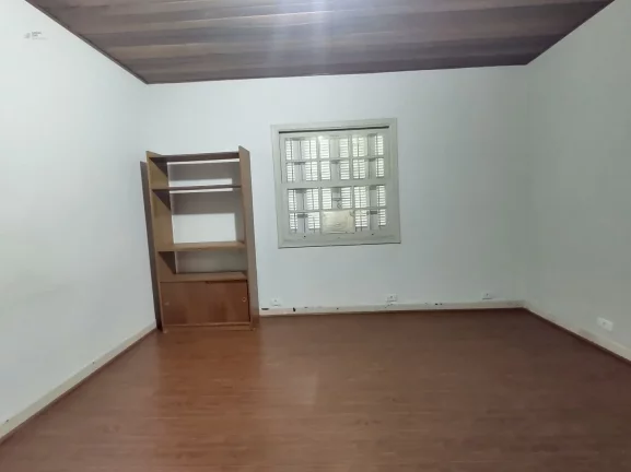 Imagem Excelente Casa ( Sobrado) na Vila Madalena para modernização em terreno de 550m²