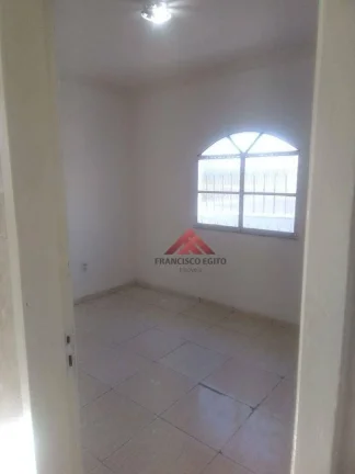 Imagem Casa com 2 dormitórios para alugar por R$ 955,00/mês - Trindade - São Gonçalo/RJ