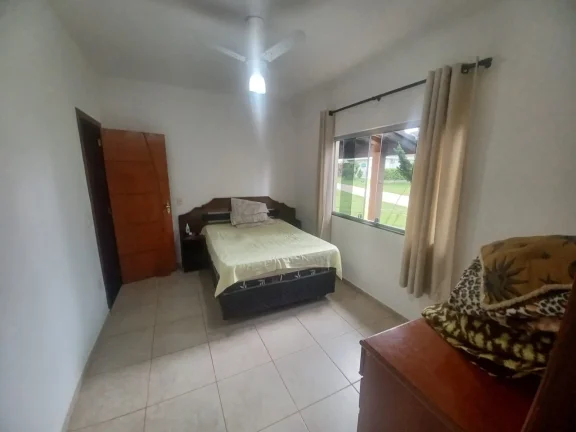 Imagem Casa com 04 dormitórios, sendo 01 suíte à venda no Condomínio Village da Serra!