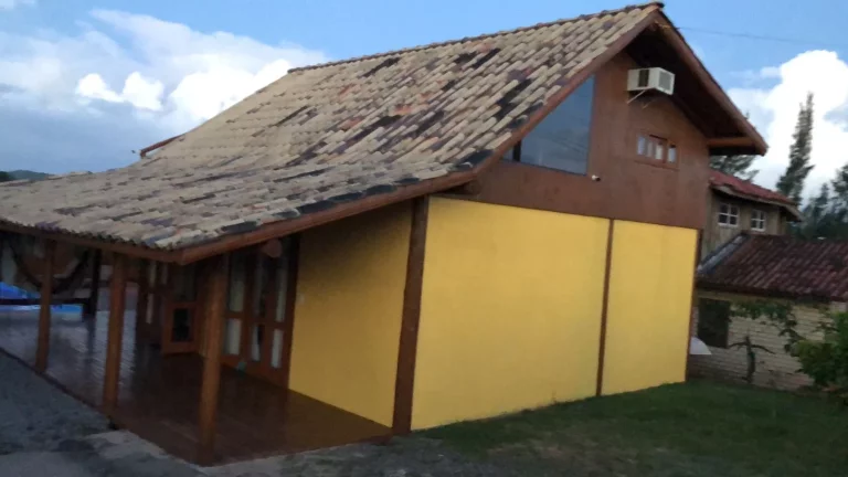 Imagem Oportunidade única: Pousada comercial à venda em Imbituba-SC, Praia do Rosa, com 6 quartos, 5 salas, 5 banheiros e 8 vagas de garagem!