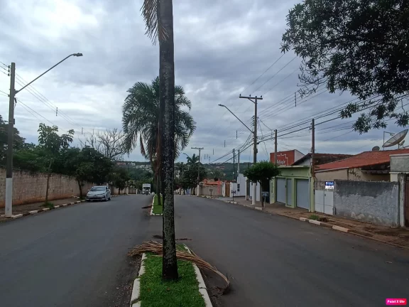 Imagem Oportunidade Única na Avenida São Carlos, Tatuí: Residência e Potencial Comercial por R$600 Mil